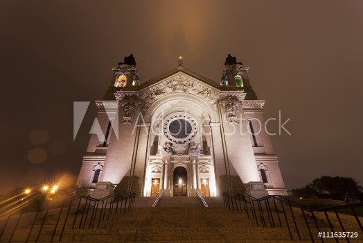 Picture of St Pauls Cathedral in the Twin Cities at night 